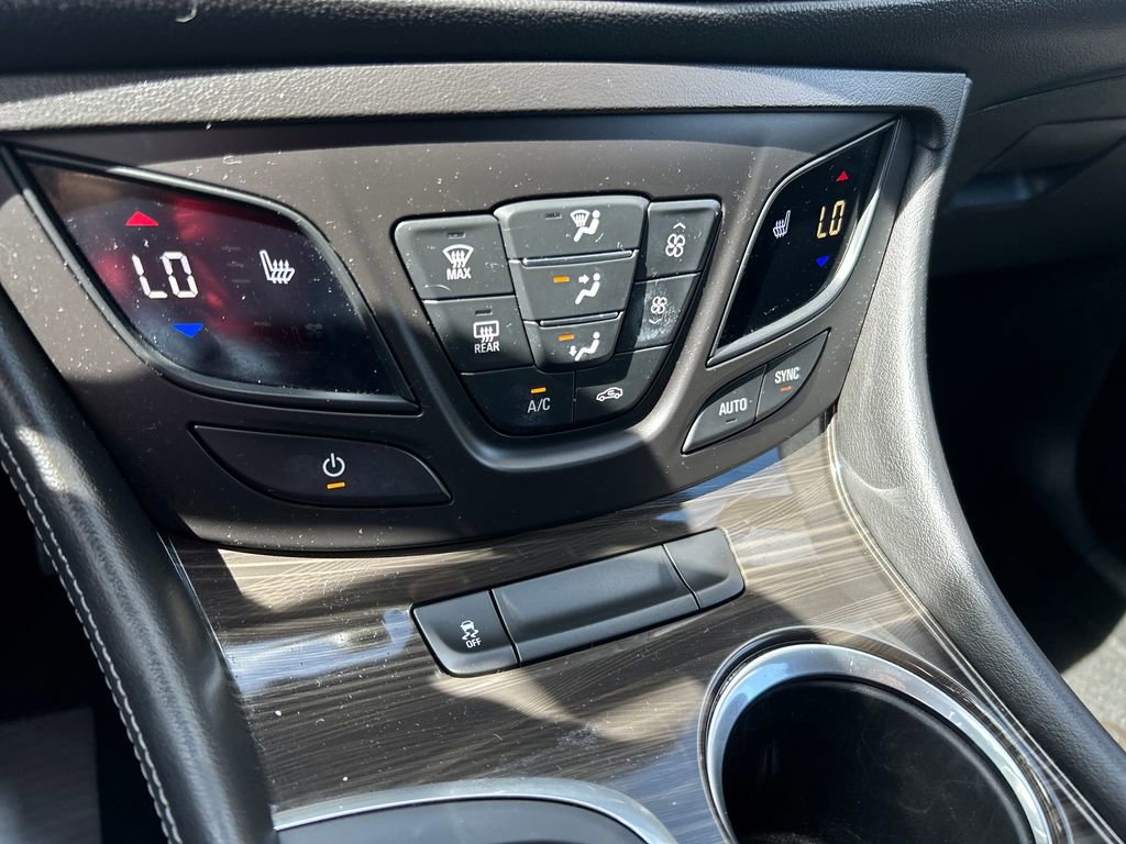 Used 2020 Buick Envision Essence image 28