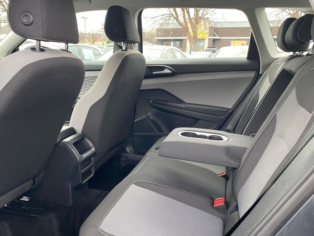 Certified 2022 Volkswagen Taos S image 21