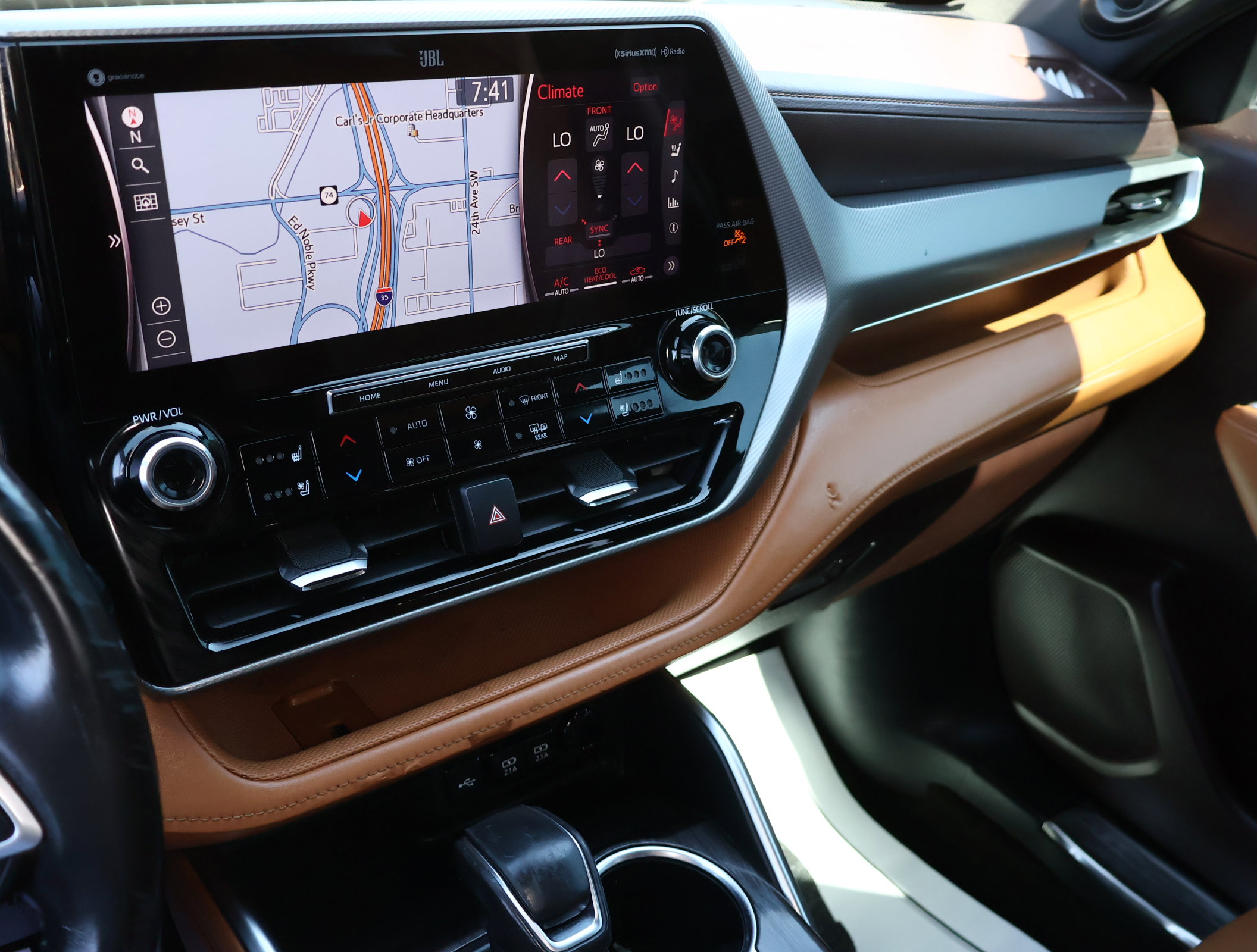 Used 2021 Toyota Highlander Platinum image 19