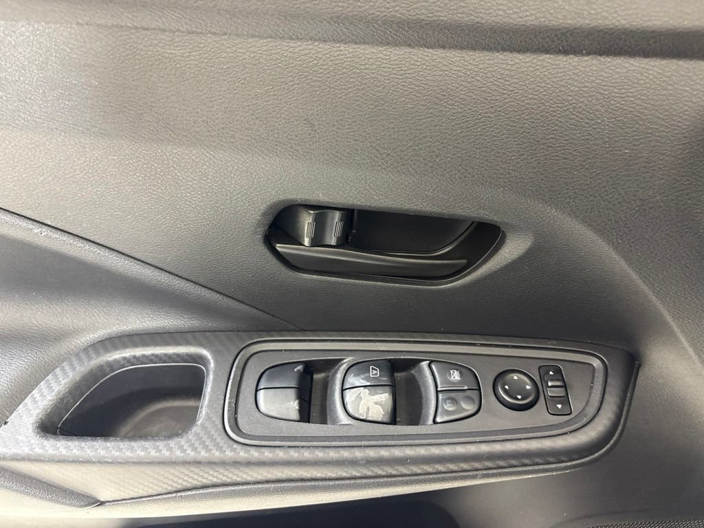 Used 2021 Nissan Versa S FWD image 17