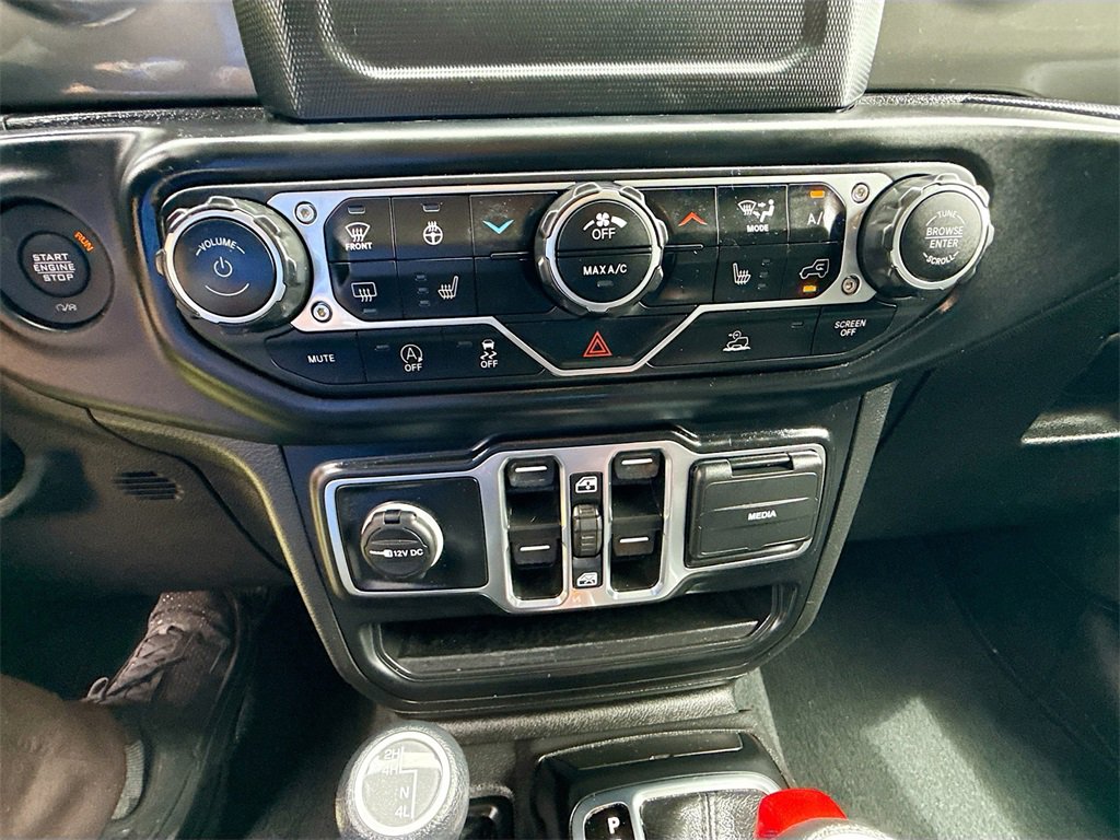 Used 2022 Jeep Gladiator Willys image 16