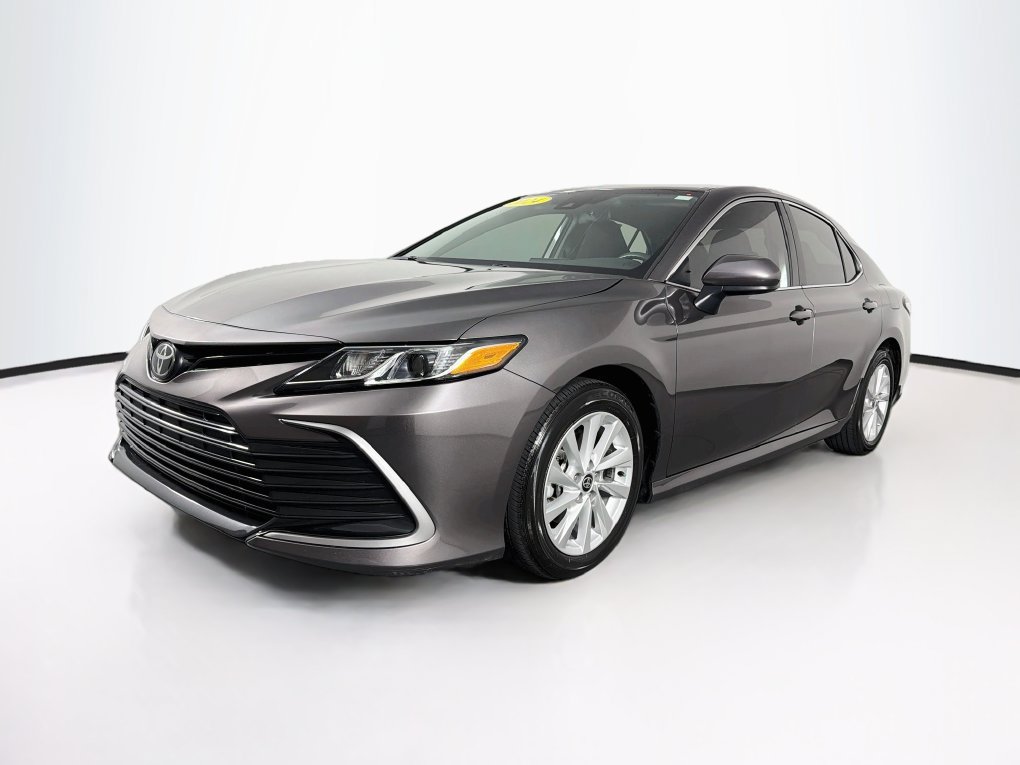Used 2024 Toyota Camry LE FWD image 3