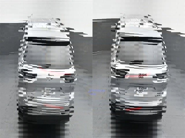 Used 2023 Jeep Grand Cherokee L Limited image 30