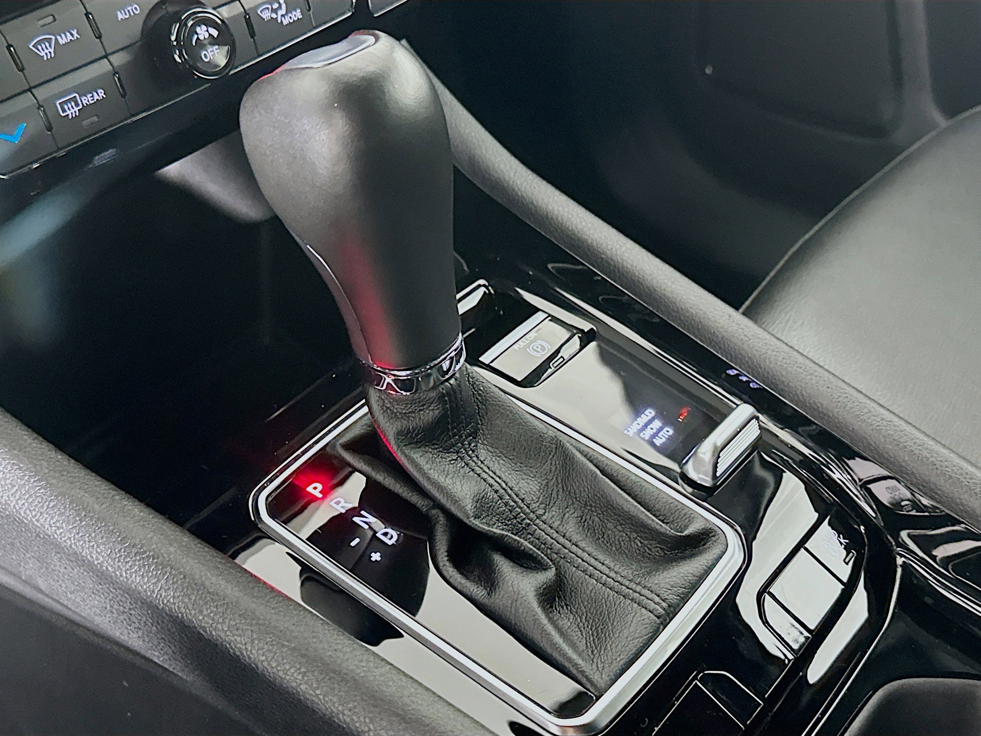 Used 2025 Jeep Compass Limited image 24