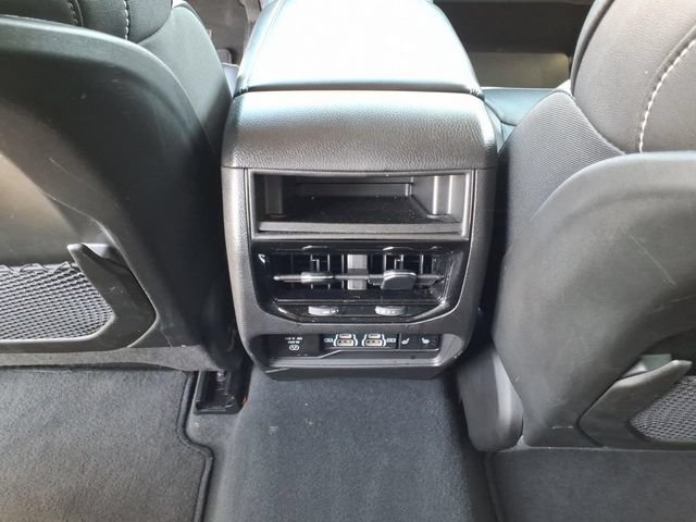 Certified 2023 Jeep Grand Cherokee Limited w/ Luxury Tech Group II AWD/4WD image 17