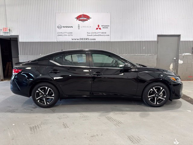 Used 2024 Nissan Sentra SV FWD image 2