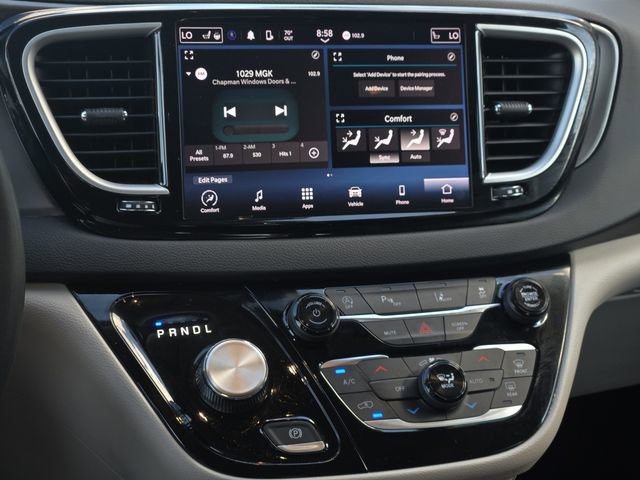 Used 2023 Chrysler Pacifica Touring-L FWD image 21