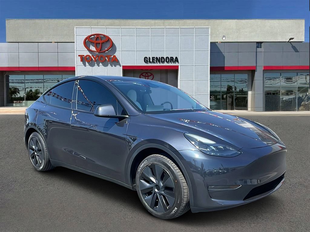 Used 2024 Tesla Model Y Long Range RWD image 1