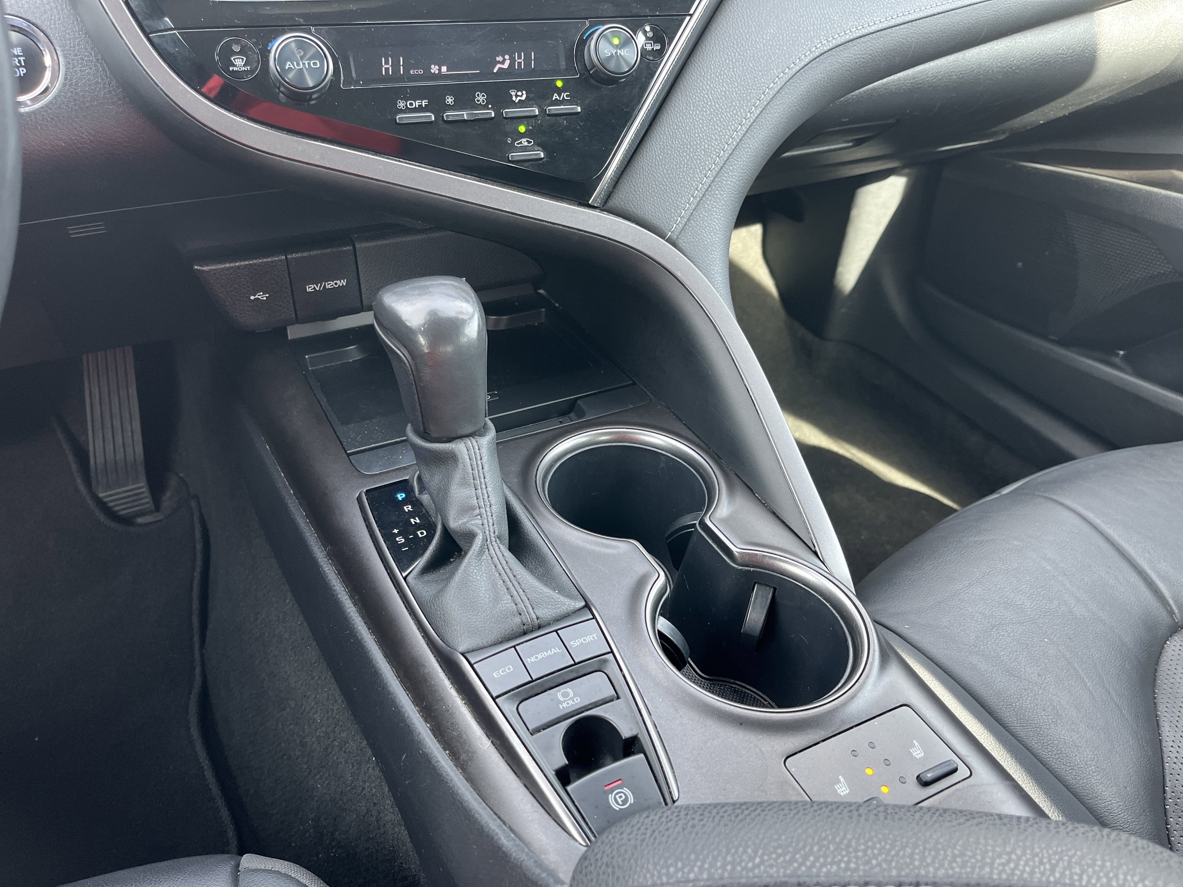 Used 2024 Toyota Camry XSE image 12