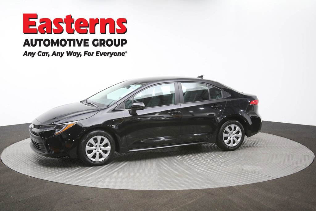 Used 2025 Toyota Corolla LE image 59