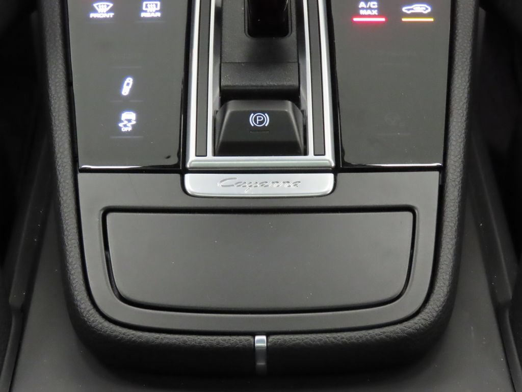 Certified 2023 Porsche Cayenne Coupe AWD/4WD image 29