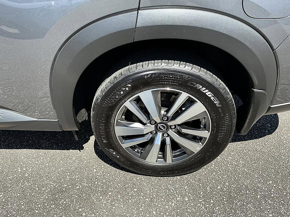 Certified 2025 Nissan Pathfinder SL image 8