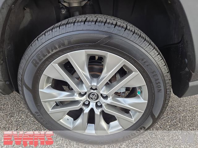 Used 2019 Toyota RAV4 Limited w/ Cold Weather Package image 27