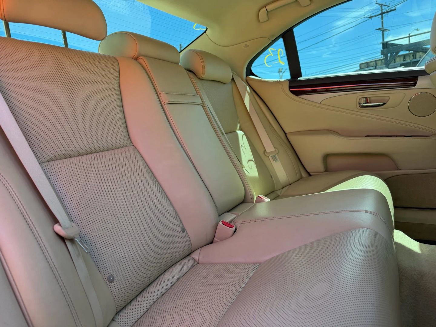 Used 2016 Lexus LS 460 w/ Comfort Package image 18