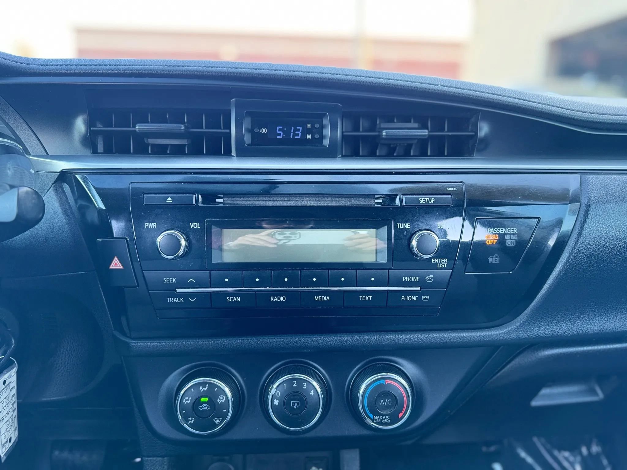 Used 2015 Toyota Corolla LE Premium image 18