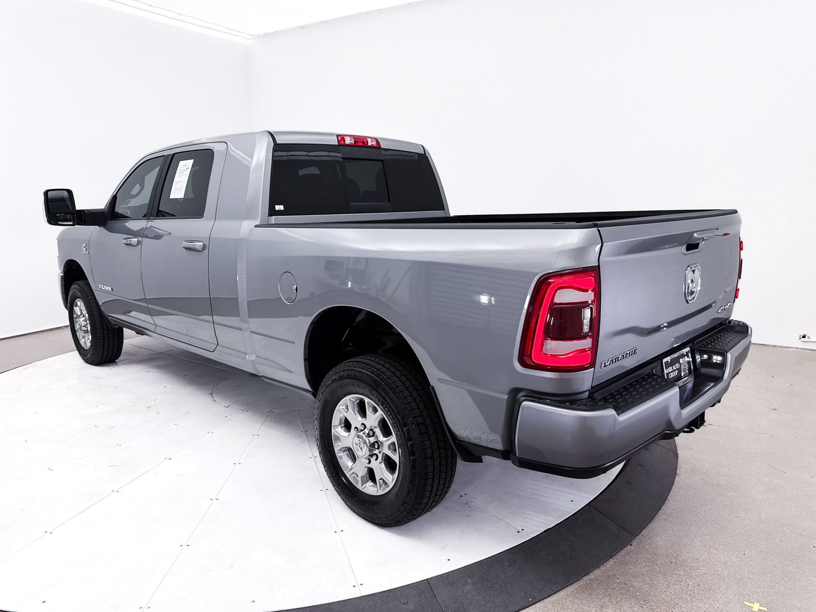 Used 2024 RAM 2500 Laramie w/ Protection Group AWD/4WD image 17