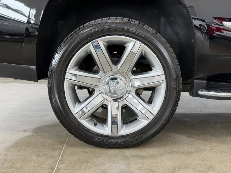 Used 2020 Cadillac Escalade Luxury RWD image 9
