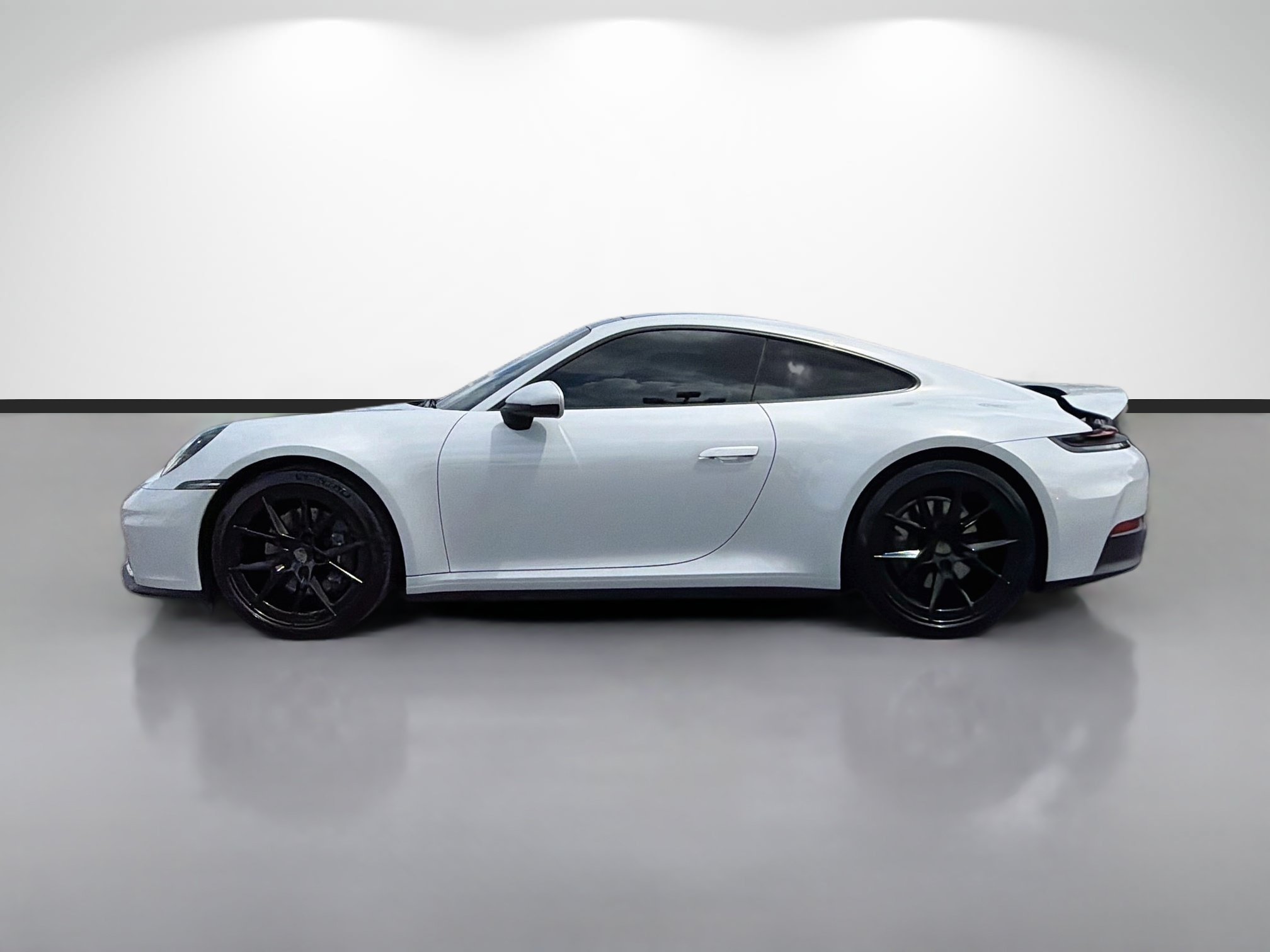 Used 2025 Porsche 911 Carrera RWD image 6