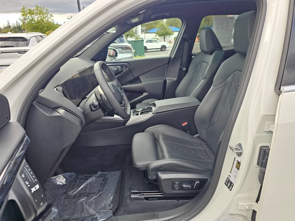 Used 2025 BMW X3 xDrive30i AWD/4WD image 19