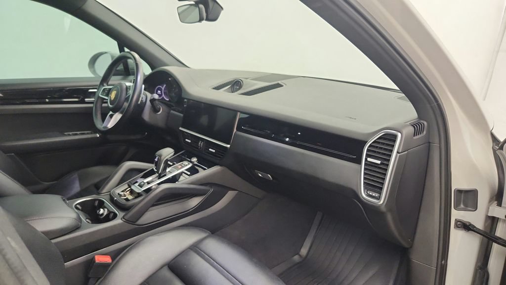 Used 2022 Porsche Cayenne Platinum Edition AWD/4WD image 21