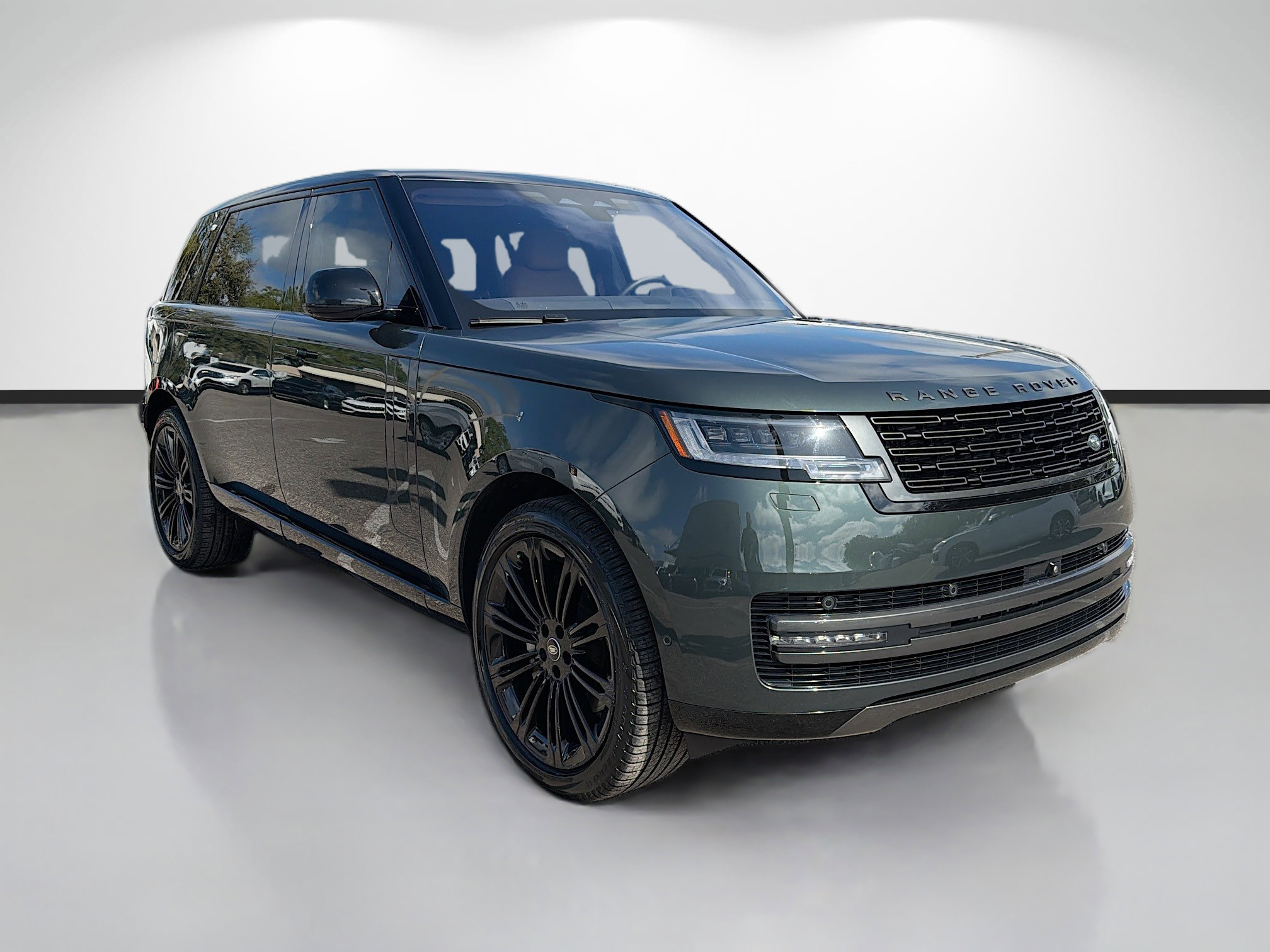 Used 2023 Land Rover Range Rover Long Wheelbase SE image 7