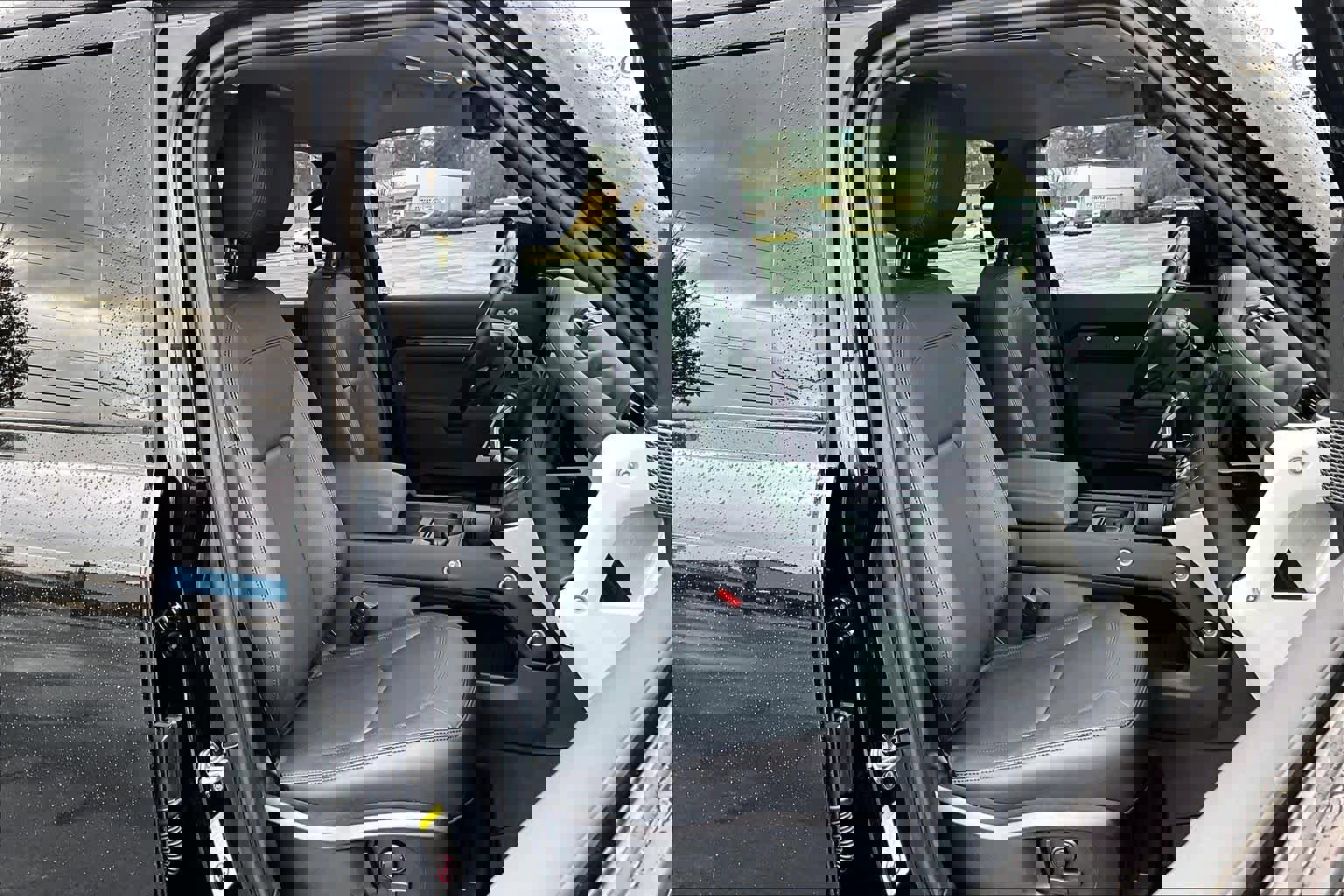 Used 2024 Land Rover Defender 110 S image 9