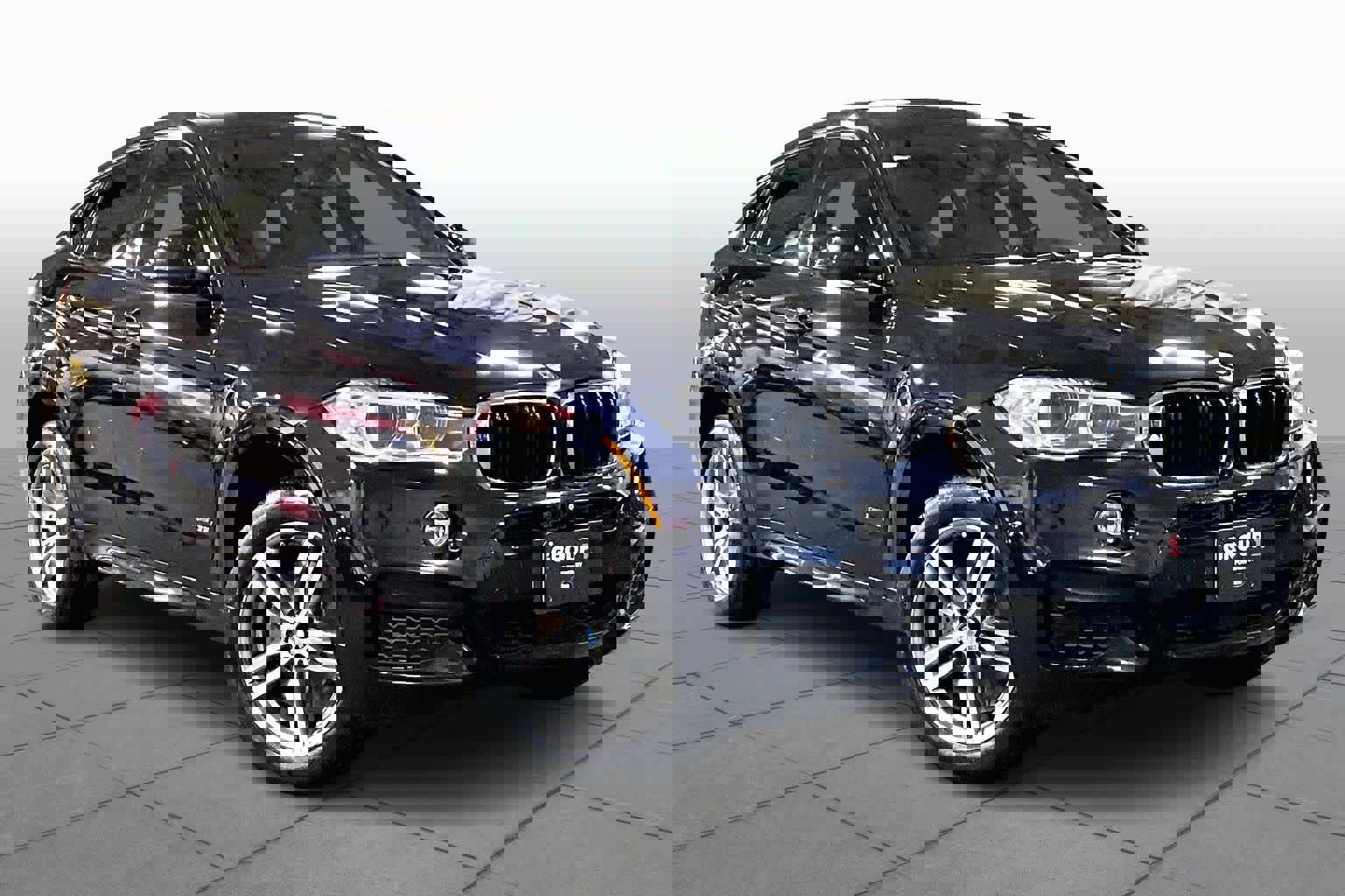 Used 2019 BMW X6 xDrive35i w/ M Sport Package image 3