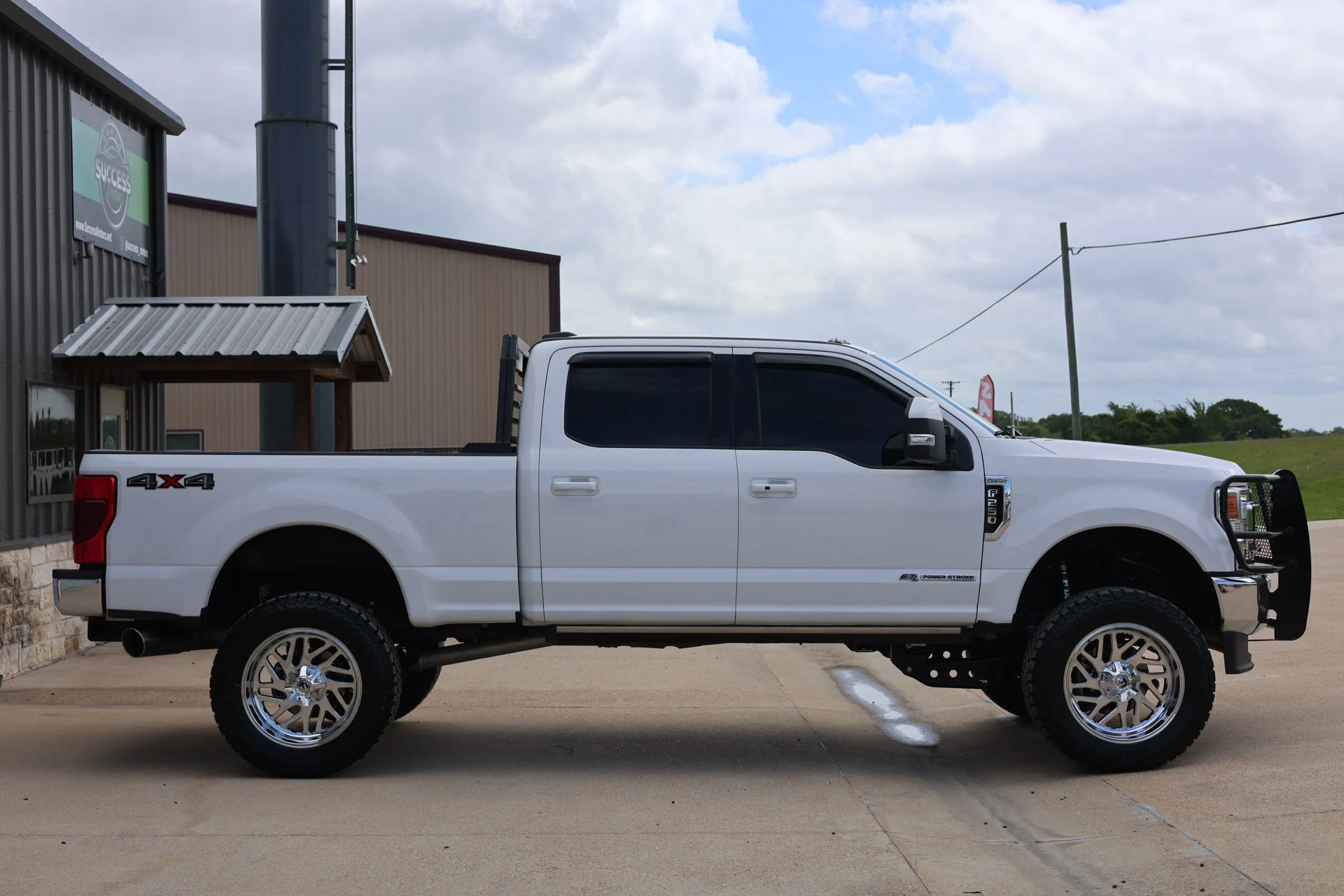 Used 2020 Ford F250 Lariat w/ Lariat Ultimate Package AWD/4WD image 2
