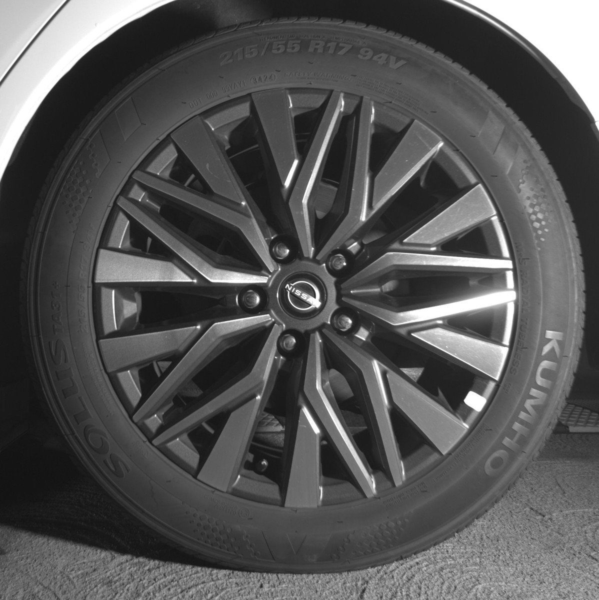 Used 2025 Nissan Altima 2.5 SV FWD image 14