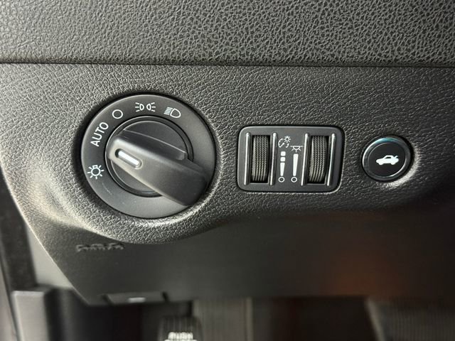 Used 2023 Dodge Charger SXT RWD image 13