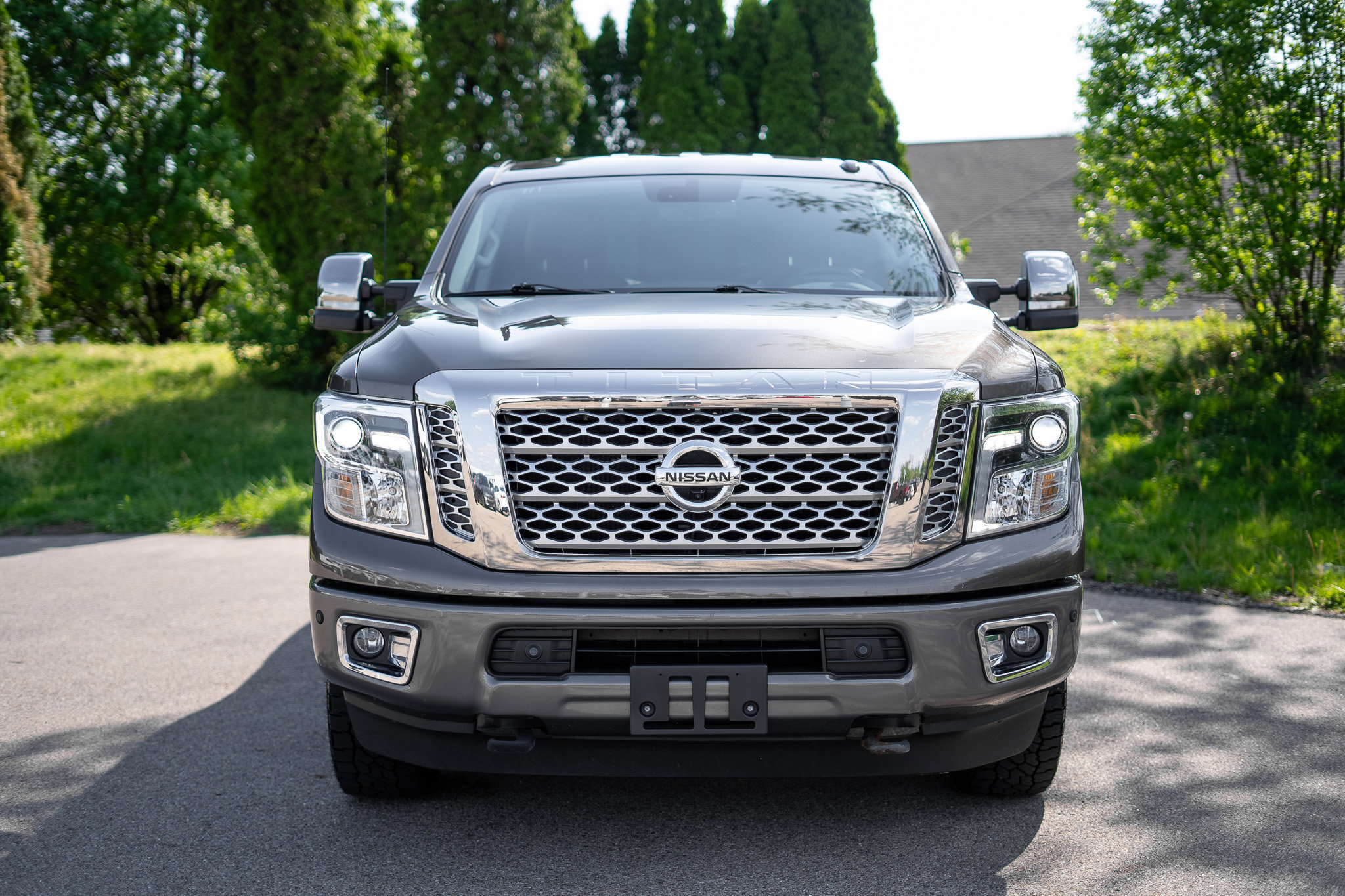 Used 2016 Nissan Titan Platinum Reserve AWD/4WD image 2