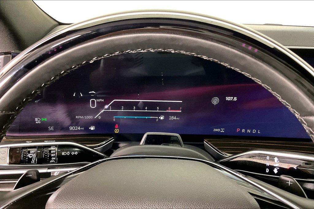 Used 2025 Cadillac Escalade Premium Luxury image 30