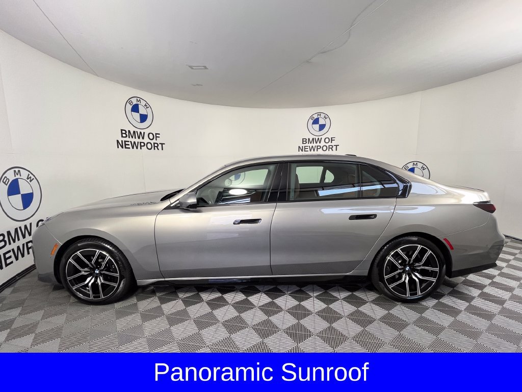 Used 2026 BMW 740i xDrive w/ Premium Package AWD/4WD image 10