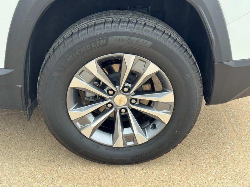 Used 2025 Chevrolet Equinox LT w/ Convenience Package II image 7