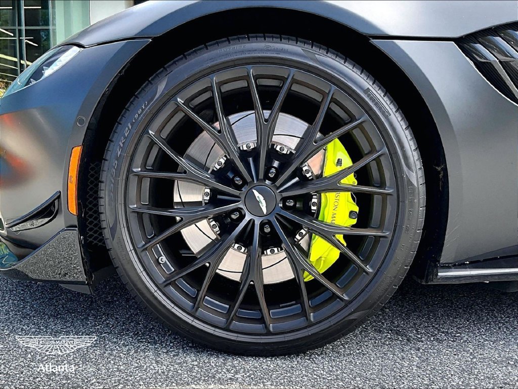 Used 2022 Aston Martin V8 Vantage Coupe RWD image 9