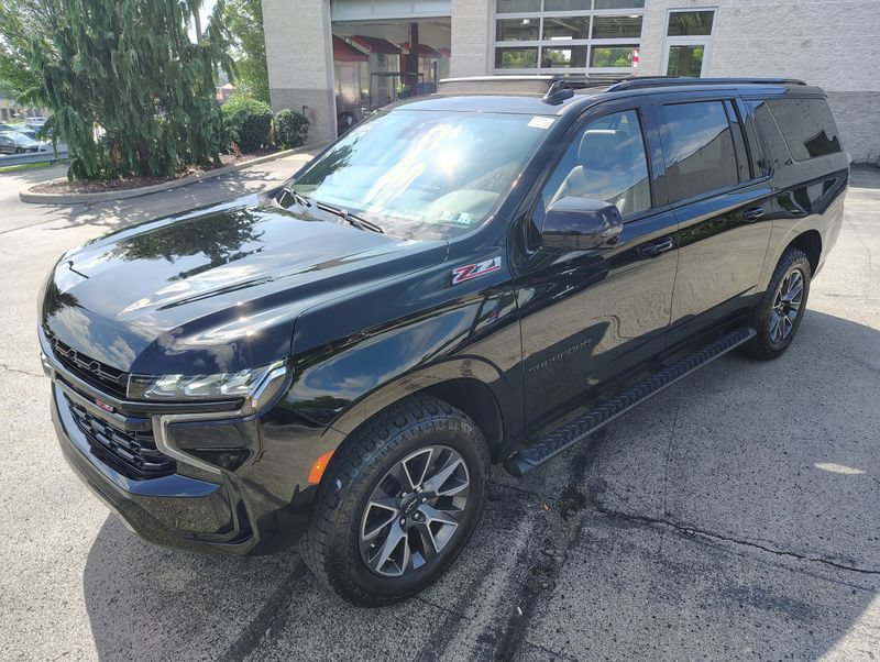 Used 2024 Chevrolet Suburban Z71 w/ Luxury Package AWD/4WD image 14