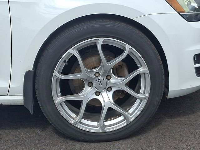 Used 2015 Volkswagen Golf SEL FWD image 7