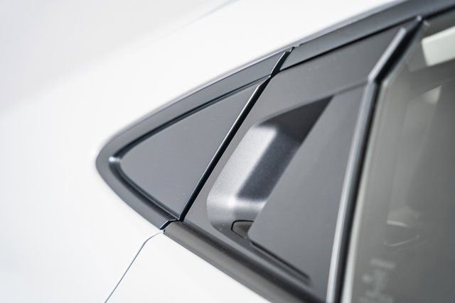 New 2026 Toyota Prius Plug-In Hybrid FWD image 18