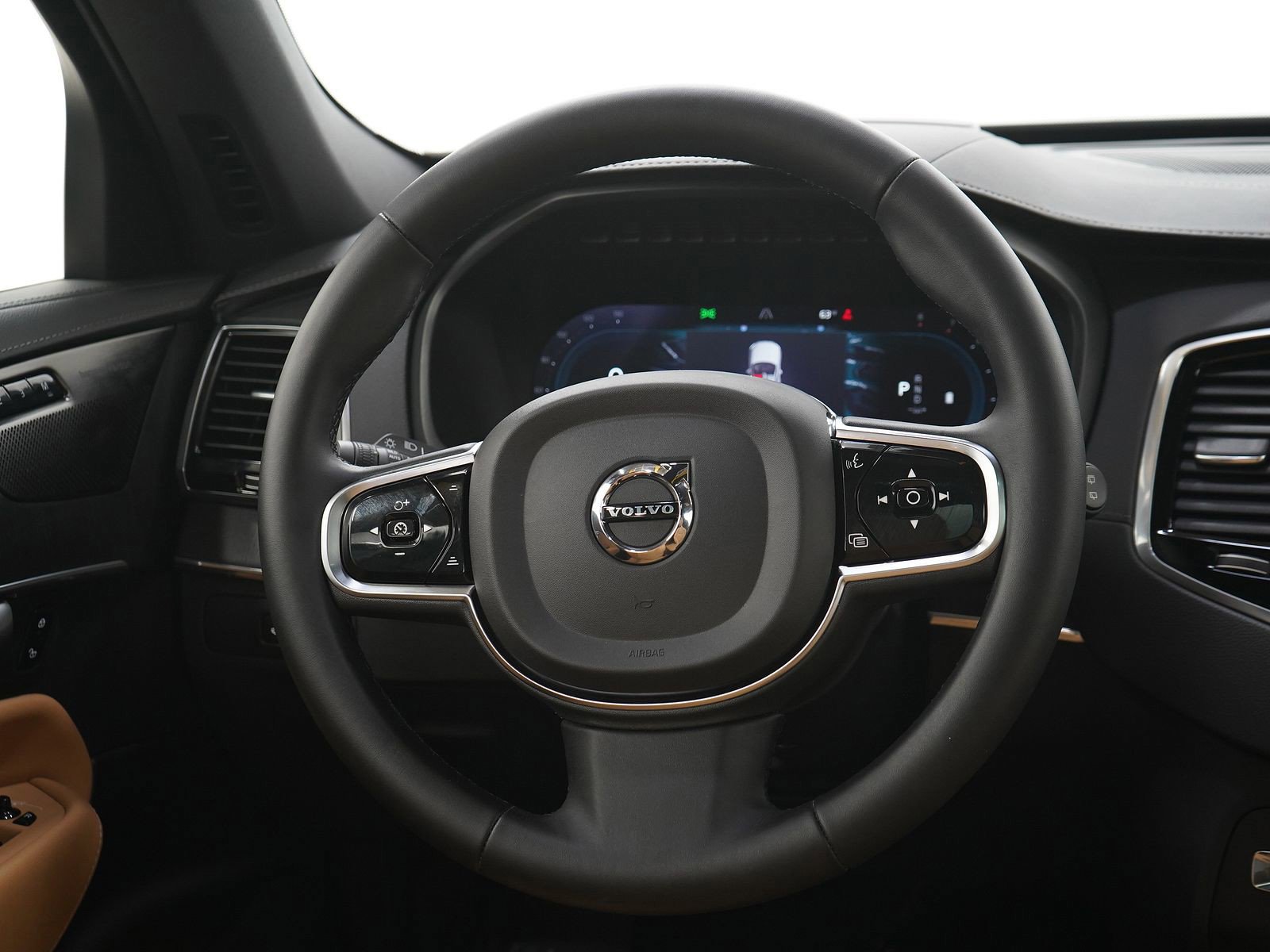 Used 2024 Volvo XC90 B6 Ultimate w/ Protection Package Premier AWD/4WD image 16