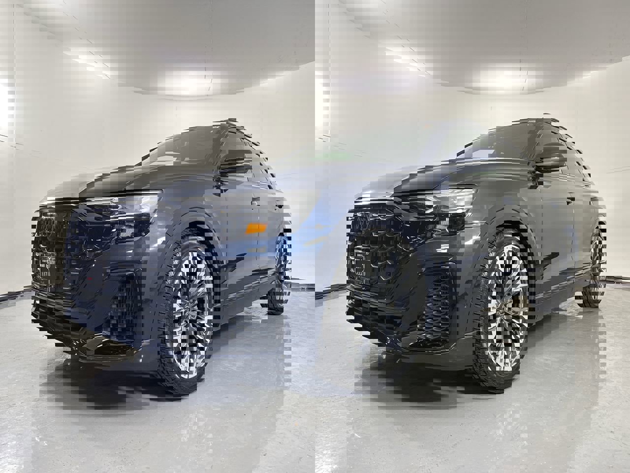 Used 2025 Audi Q8 Prestige image 31