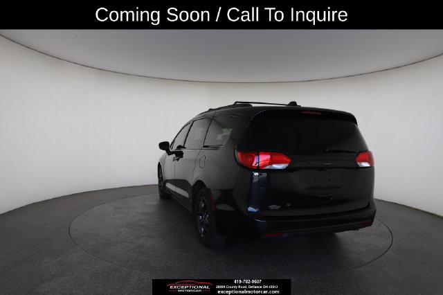 Used 2020 Chrysler Pacifica Touring-L Plus FWD image 13