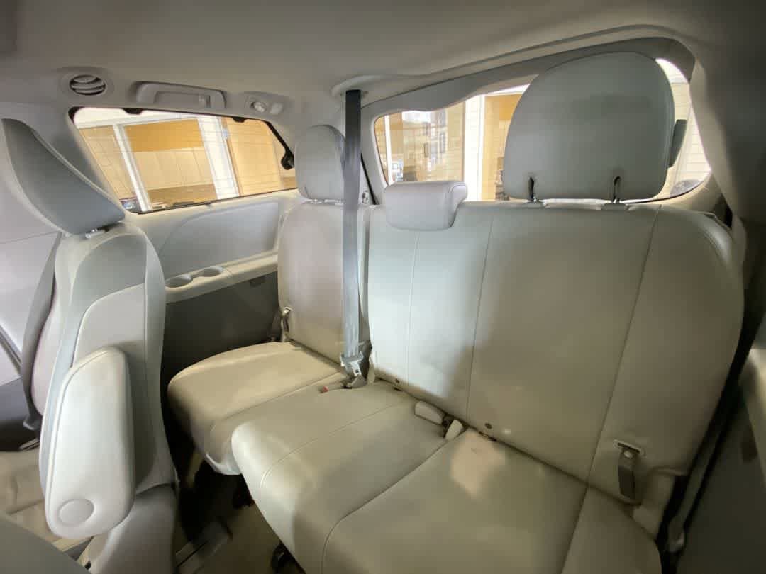 Used 2014 Toyota Sienna Limited AWD/4WD image 26