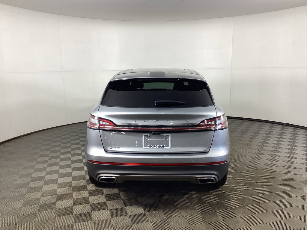 Used 2022 Lincoln Nautilus Reserve image 3