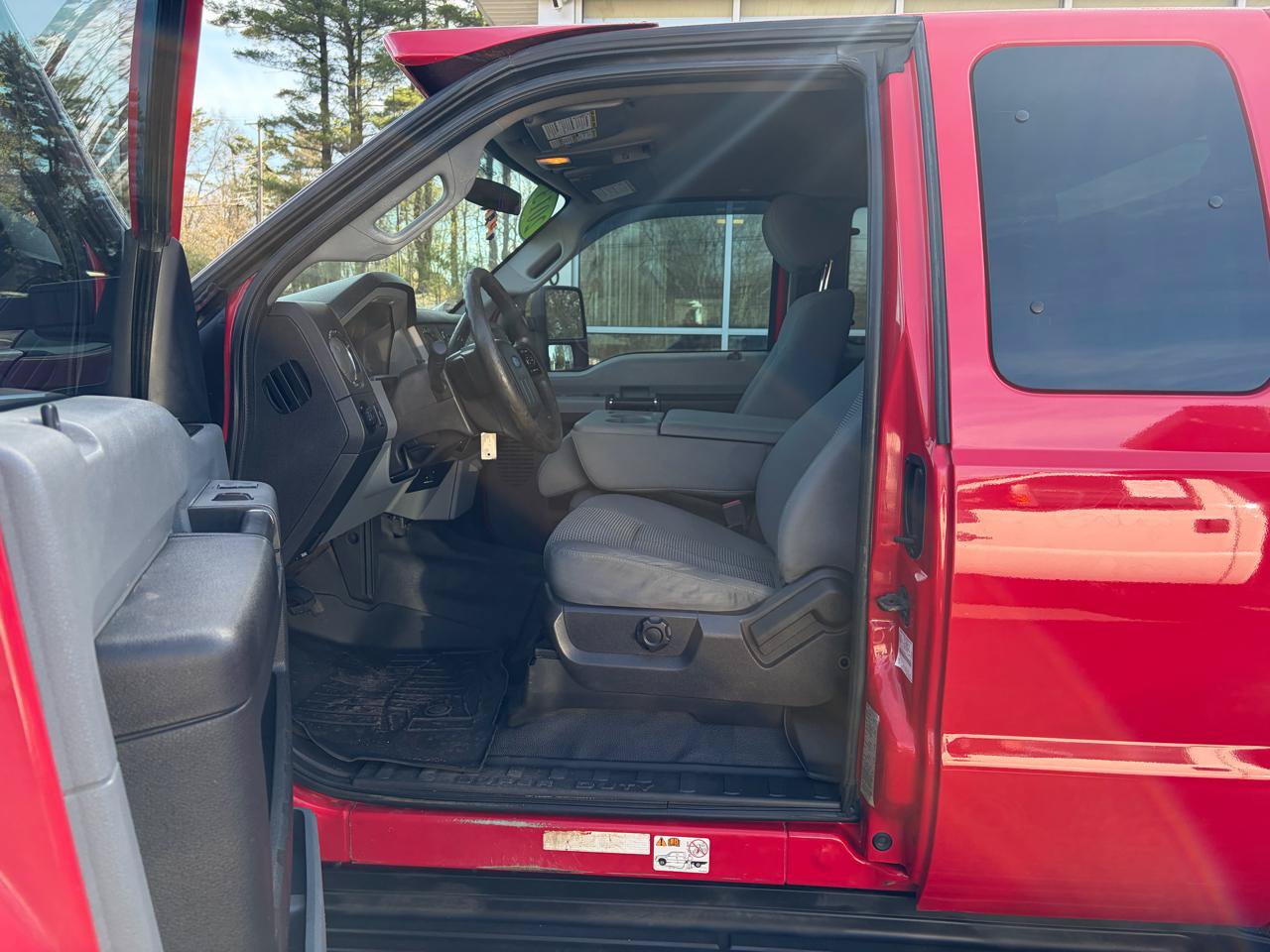 Used 2013 Ford F550 4x4 SuperCab Super Duty w/ Payload Upgrade Pkg image 27