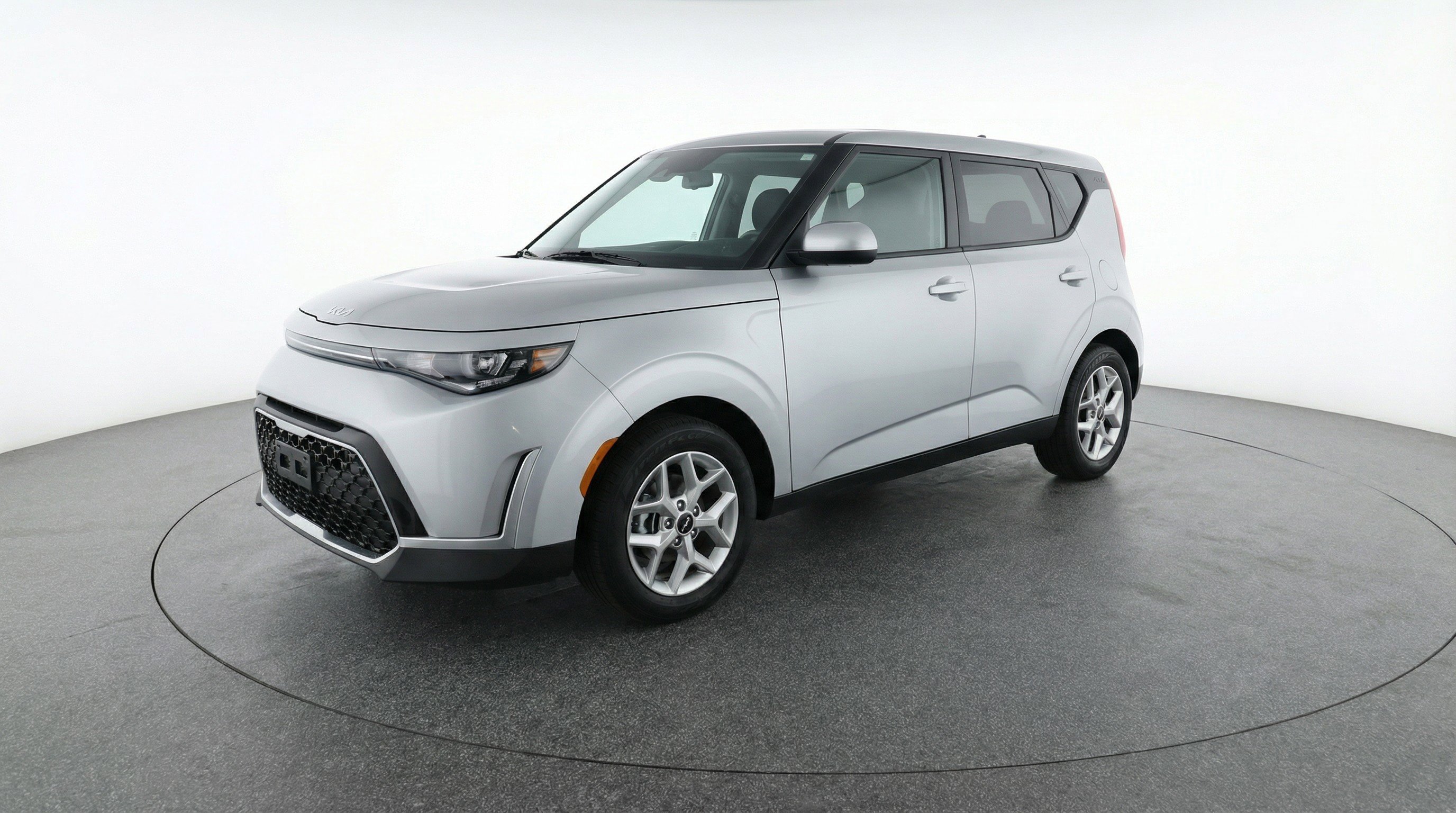 Used 2025 Kia Soul LX w/ LX Technology Package image 3