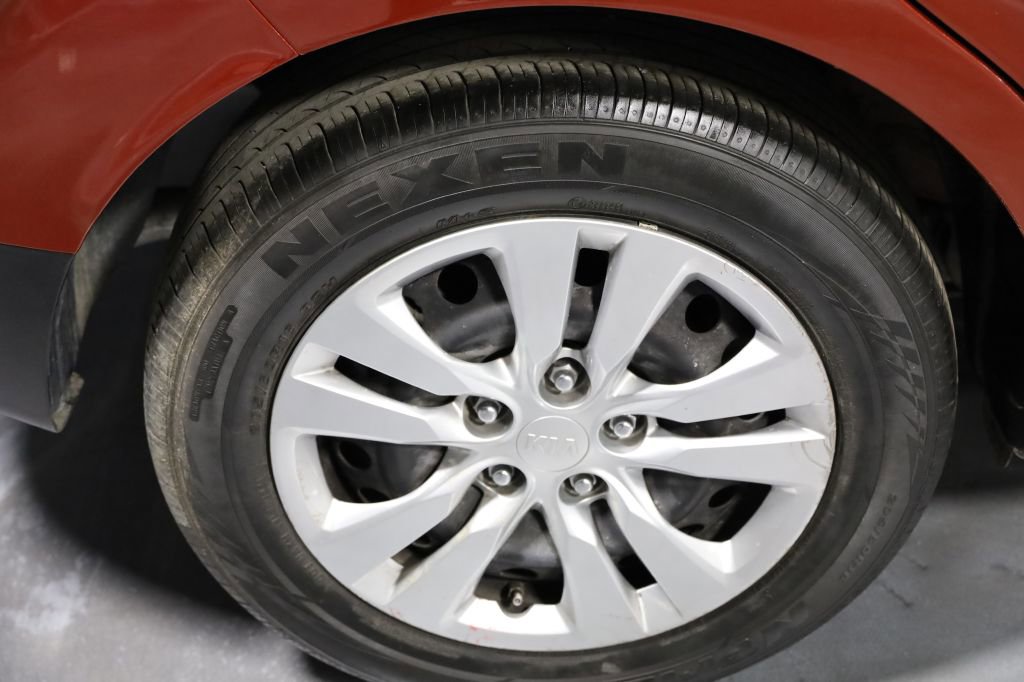 Used 2021 Kia Soul LX FWD image 30