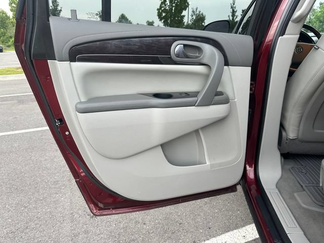 Used 2017 Buick Enclave Leather FWD image 16