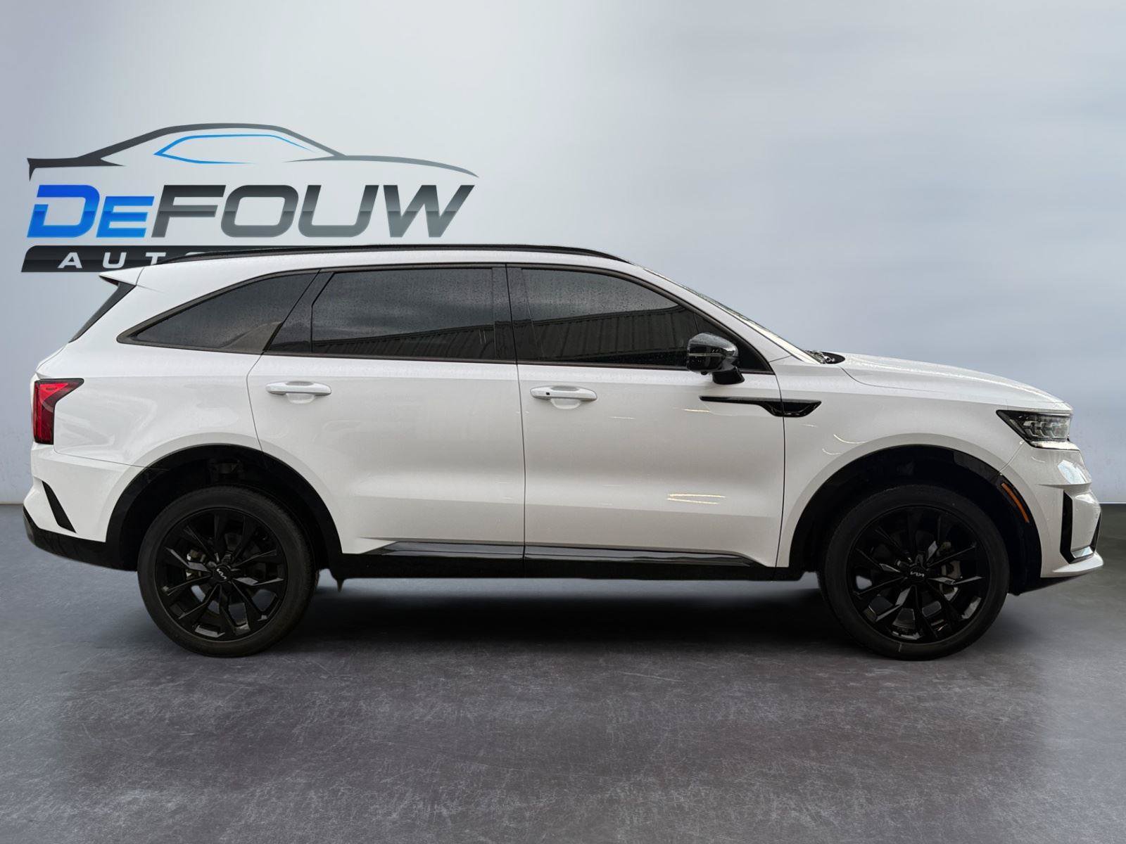 Used 2023 Kia Sorento AWD image 2