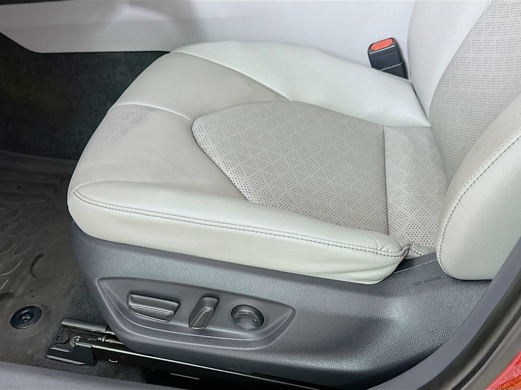 Used 2022 Toyota Camry XSE w/ Navigation Package FWD image 9