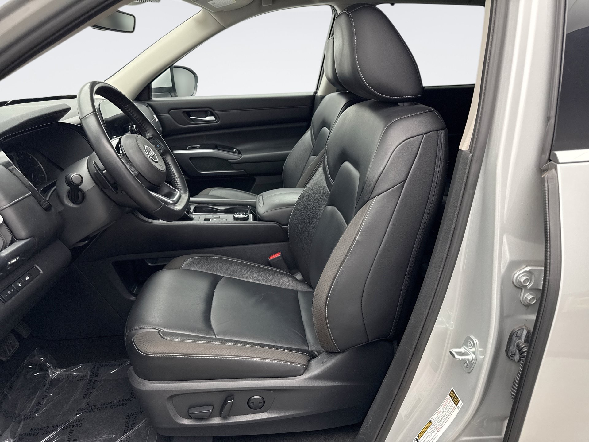 Used 2023 Nissan Pathfinder SL w/ Cargo Package AWD/4WD image 11